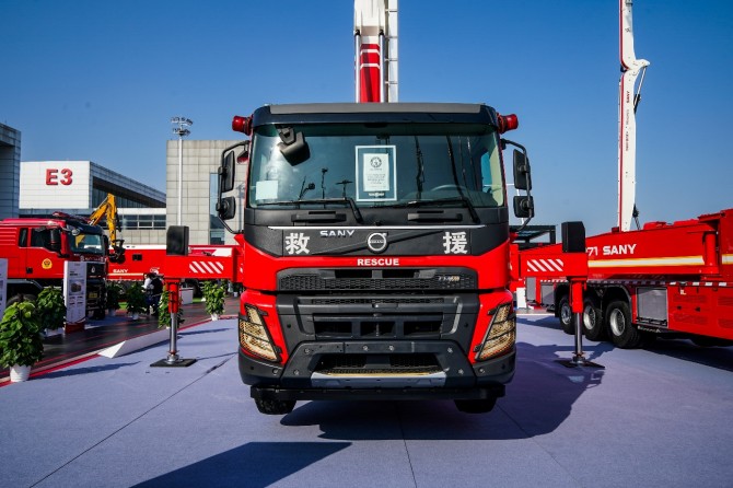 聚焦消防设备升级！沃尔沃底盘车亮相中国消防展