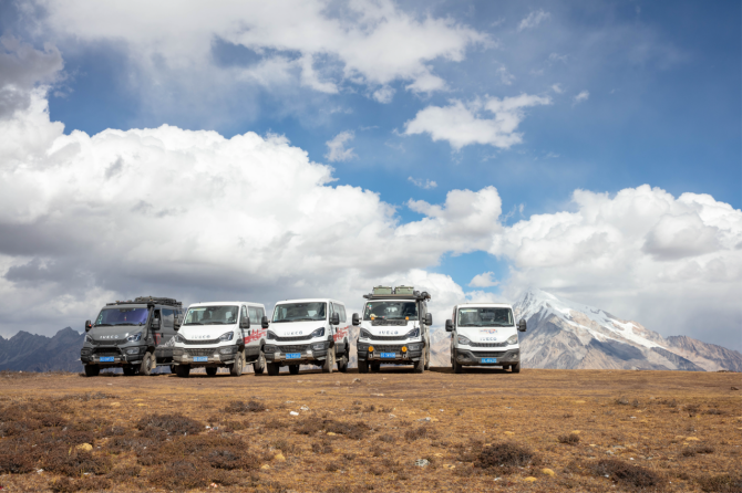 依维柯欧霸·山海，越野越行的云巅斗士